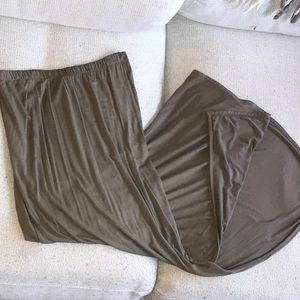 Army green Aritzia BABATON maxi skirt